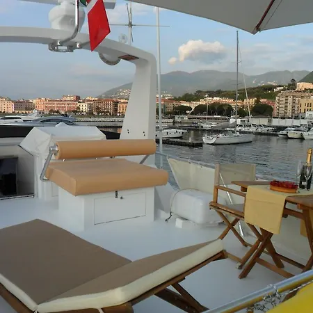 Boat&breakfast -