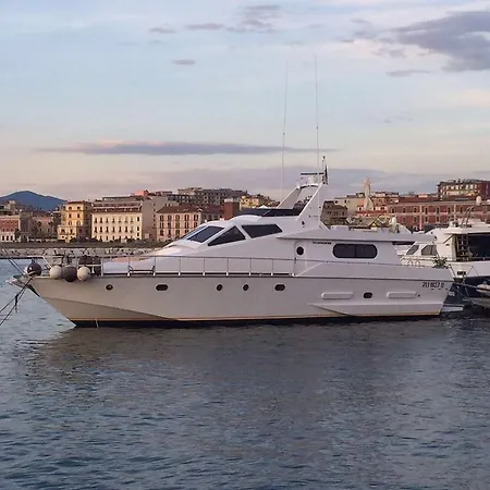 Botel Boat&breakfast -