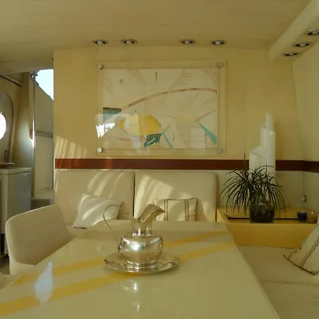 Boat&breakfast - Botel *